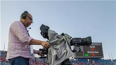 رئيس ماسبيرو توجه رسالة لمصور التليفزيون بعد احتفاله بفوز الأهلي