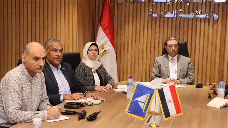 اجتماع محافظ دمياط