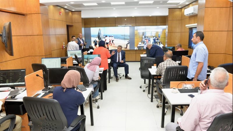 محافظ الدقهلية يتلقي