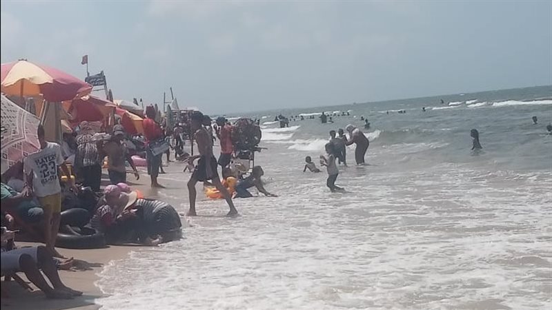 إقبال على شاطئ جمصة