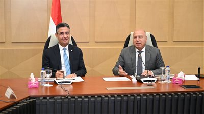 كامل الوزير: نقل وتداول السلع الأساسية بأسعار مناسبة للتيسير على المواطنين