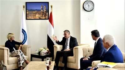 وزير البترول يبحث مع مسئولي شركة ايني زيادة أعمالها في مصر 