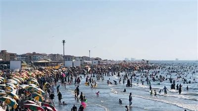 شواطئ رأس البر ودمياط الجديدة تستعد لاستقبال المصطافين في إجازة نهاية الأسبوع 