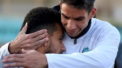 حضن ينهي خلاف مصطفى فتحي وشريف إكرامي 