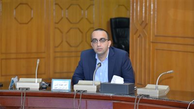 نائب محافظ الإسماعيلية يشدد على الالتزام بالتوقيتات المحددة لإنجاز مشروعات الطرق