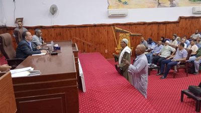 رئيس مركز الفرافرة: مكتبي مفتوح لاستقبال المواطنين، ولا مكان للموظف المقصر 