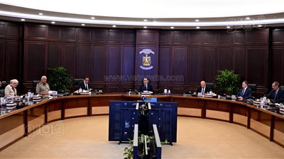 مدبولي يفتح الملفات الحرجة، توجيهات عاجلة للحكومة بالتعامل الحاسم مع أي تقصير للجهات التنفيذية، وحل أزمة نواقص الأدوية فى أسرع وقت