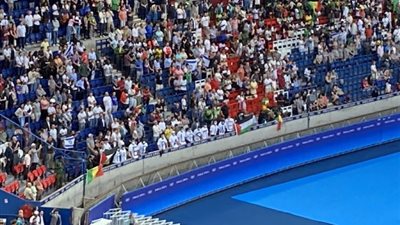 أولمبياد باريس، علم فلسطين حاضر في مدرجات مباراة مالي والكيان الصهيوني (صور)