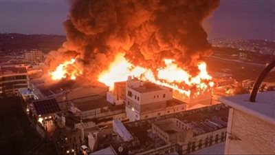حريق هائل بمصنع دهانات بالمنطقة الصناعية بأكتوبر، ومدير أمن الجيزة ينتقل لموقع الحادث