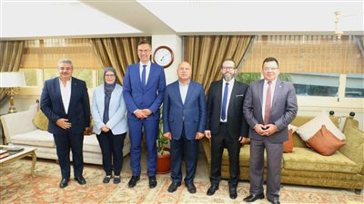 كامل الوزير: الحكومة حريصة على توفير مناخ مناسب لتوطين صناعة السيارات