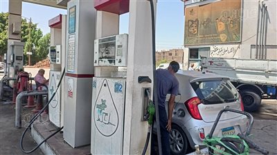 انتظام العمل بمحطات الوقود بالأقصر بعد زيادة أسعار البنزين والسولار (بث مباشر)