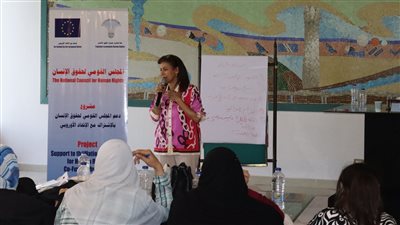 القومي لحقوق الإنسان يعقد جلسات توعية للطلاب بمدارس المنيا