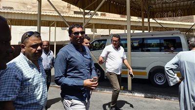 نائب محافظ الأقصر يتابع تطبيق التعريفة الجديدة للمواصلات بمواقف السيارات (بث مباشر)