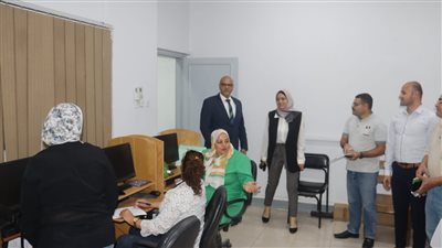 محافظ القليوبية يتابع فعاليات الاختبارات التمهيدية لدورات التنمية المحلية المتخصصة 