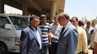  تعريفة الركوب الجديدة، محافظ المنيا يتابع انتظام العمل بالمواقف (صور)