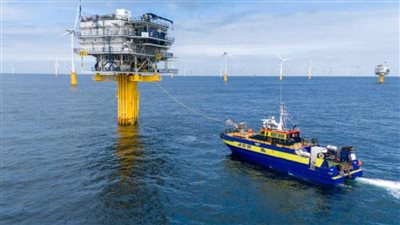 شركة بلجيكية تنشئ أول محطة شحن كهربائية للسفن في العالم