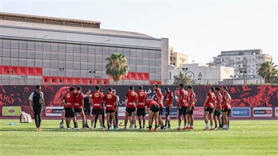 بدون راحة، الأهلي يؤدي مرانه اليوم استعدادا لمواجهة إنبي بالدوري 