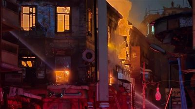 النيران خارج السيطرة، لقطات جديدة لحريق مخازن الملابس والأجهزة بالعتبة (فيديو)