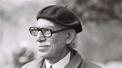 في ذكرى رحيله.. توفيق الحكيم راهب الفكر العربي.. لقب بـ عدو المرأة وكرة القدم.. رصاصة في القلب أهم أفلامه.. هاجم عبد الناصر بعد وفاته.. ومنع من الكتابة في عهد السادات 