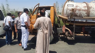 ضبط سيارة كسح تلقي مخلفات الصرف الصحي في ترع أبوتيج بأسيوط