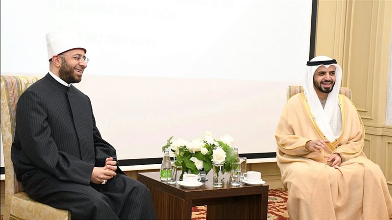 وزير الأوقاف يلتقي