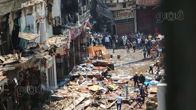 شاهد عيان على حريق العتبة: الحريق يتجدد والباعة الجائلين عطلوا المطافئ (فيديو)