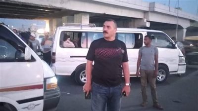 رئيس حي شرق بالإسكندرية يتفقد مواقف الأجرة ومحطات الوقود 