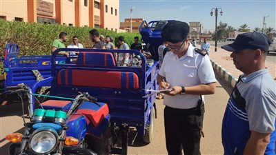 إقبال كبير على حملة فحص السيارات ببلاط في الوادي الجديد (صور)