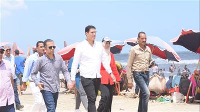 تحسبا لارتفاع الأمواج، رفع حالة الاستعداد بشاطئ جمصة ومصادرة الأبقار بالشوارع (صور)