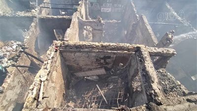 شخص طلع يجيب 400 ألف جنيه ولم يعد، شاهد عيان يكشف اللحظات الأولى لحريق العتبة ( فيديو)