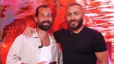 تامر حسني: نفسي أعيد أسطورة عبد الحليم حافظ وهذا هو أول أجر لي (فيديو)