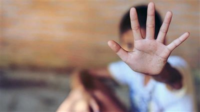 القبض على أب بتهمة تعذيب نجله حتى الموت في الدقهلية 