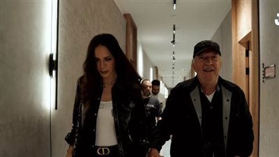 تجهيزات ضخمة لحفل عمر خيرت وآمال ماهر بالسعودية (فيديو وصور)