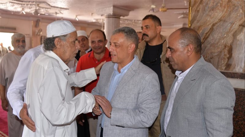 جانب من لقاء محافظ
