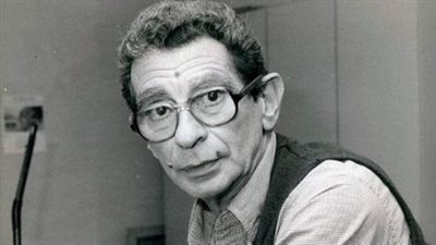 يوسف شاهين المخرج المشاغب.. دخل قائمة أفضل 100 فيلم بـ 12 عملا.. واجه انتقادات بسبب غموض أعماله.. اصطدم بالسلطة والرقابة والأزهر.. وتنبأ بالمستقبل في «هي فوضى» 