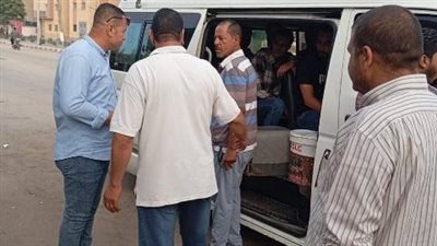 محافظ الشرقية يتابع العمل بمواقف سيارات الأجرة ومحطات الوقود 