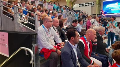 رئيس اللجنة الأولمبية المصرية يدعم زياد السيسي من المدرجات