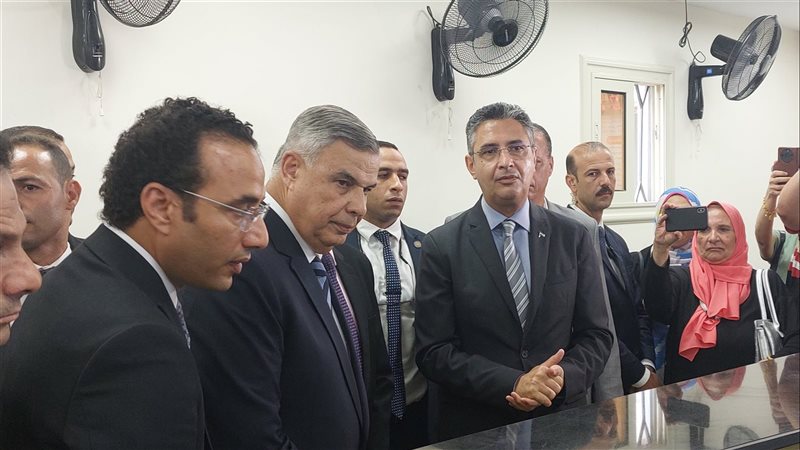 وزير التموين خلال
