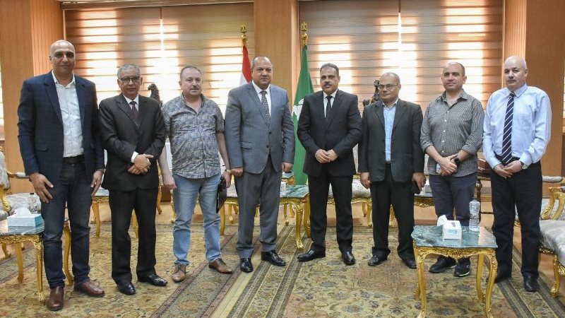 محافظ الشرقية يستقبل