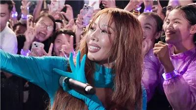 أبل تطلق سلسلة وثائقية جديدة عن حياة نجوم الكيبوب (فيديو)