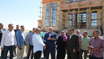 استعدادًا للافتتاح الرسمي، محافظ الوادي الجديد يتفقّد العاصمة الإدارية (صور)