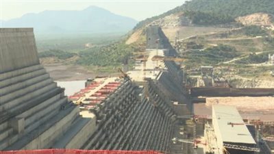 سد النهضة العطش يهدد الجميع.. 11 مليار متر مكعب السعة الممكنة لسد النهضة وفقا لدراسة أمريكية أجريت عام 1964.. مكتب الاستصلاح الأمريكى وضع المخطط المبدئى للسد.. وزيناوى رفع حجمه 7 أضعاف