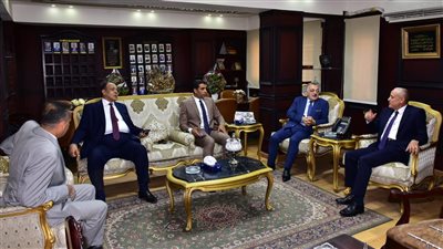 محافظ الأقصر يناقش مع مدير الأمن الارتقاء بمستوى الخدمات المقدمة للمواطنين