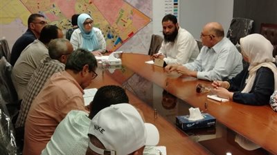 رئيس جهاز الشيخ زايد تلتقى عددا من ممثلي السكان لبحث مطالبهم 