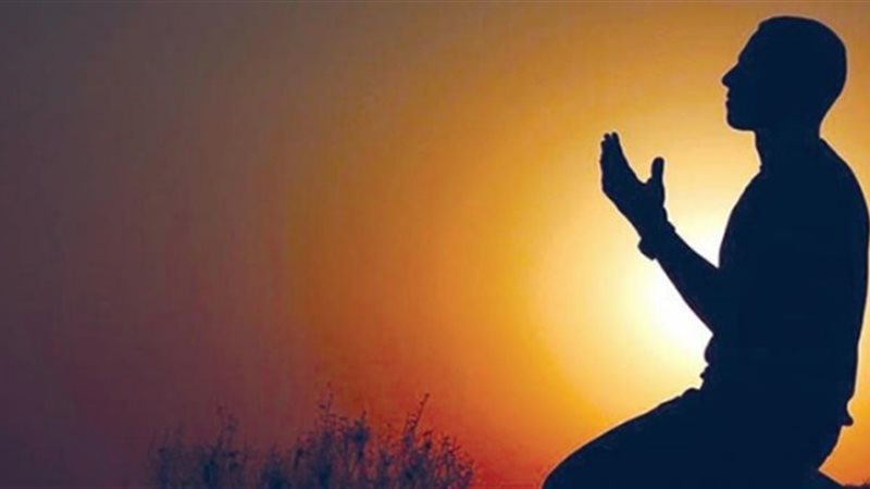 استحباب هيئة الجثو