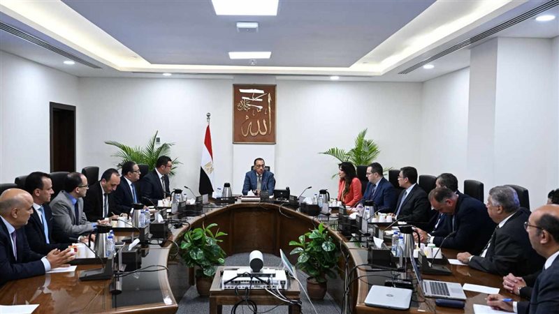 رئيس الوزراء يتابع