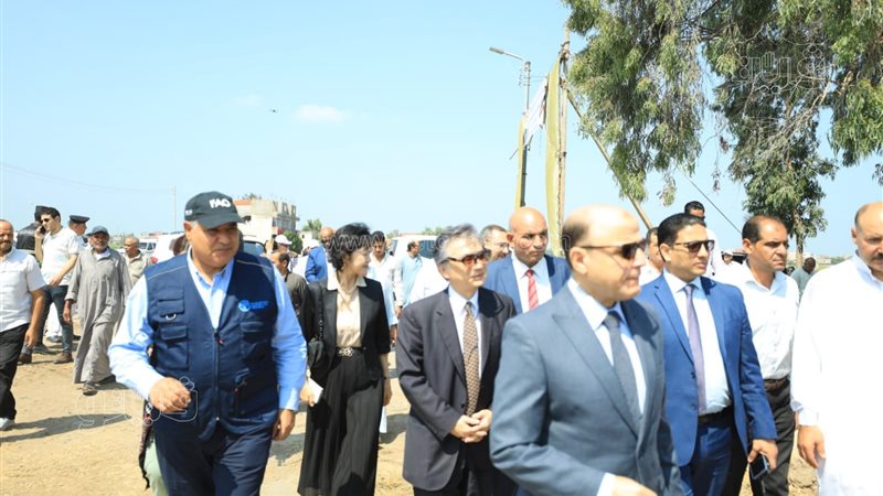 السفير الياباني يتفقد