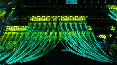 بعد القطارات، هجمات تخريب جديدة تطال شبكة الألياف البصرية في فرنسا