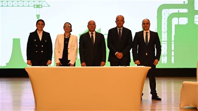 نائب رئيس الوزراء يشهد توقيع اتفاقيات تعاون للتحول للأخضر