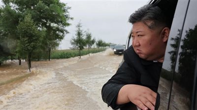 زعيم كوريا الشمالية يقود عمليات الإنقاذ جراء الفيضانات بنفسه 